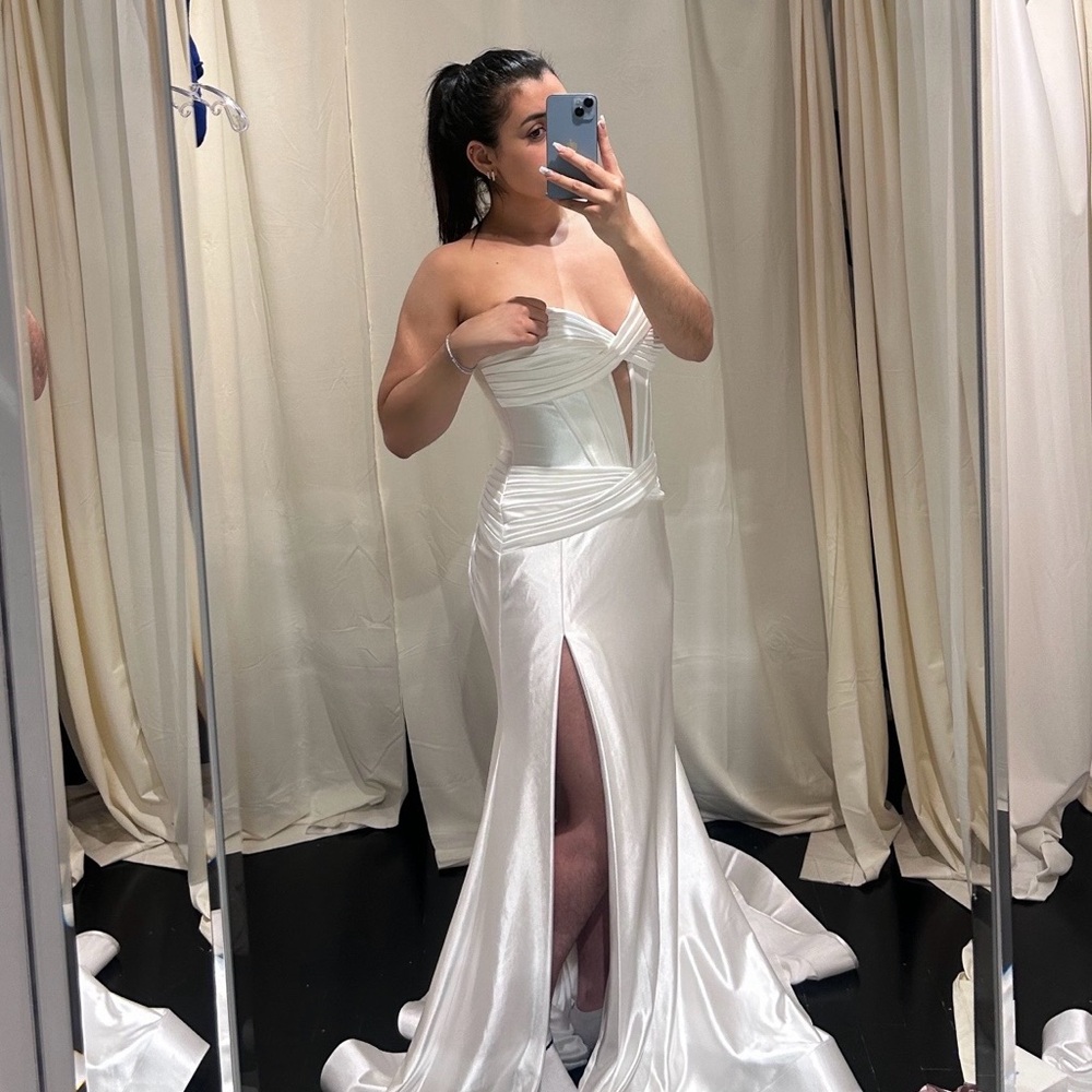 Sherri Hill 56161 Ivory Prom Dress – Size 8 ✨